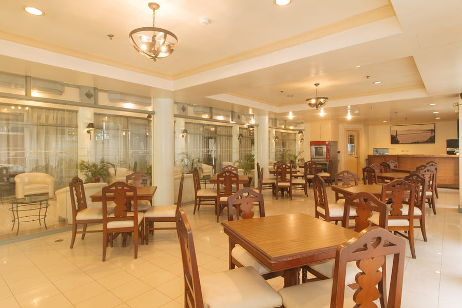 Royal Am Rei Hotel by RedDoorz
