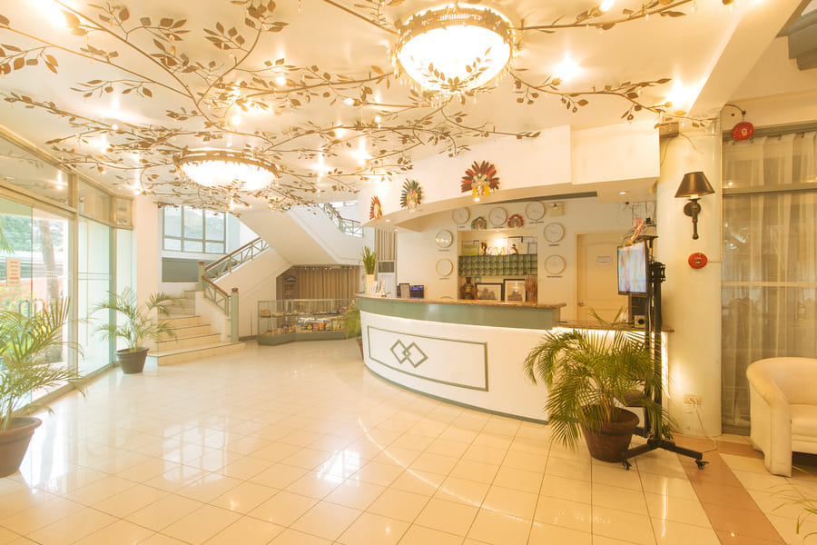 Royal Am Rei Hotel by RedDoorz