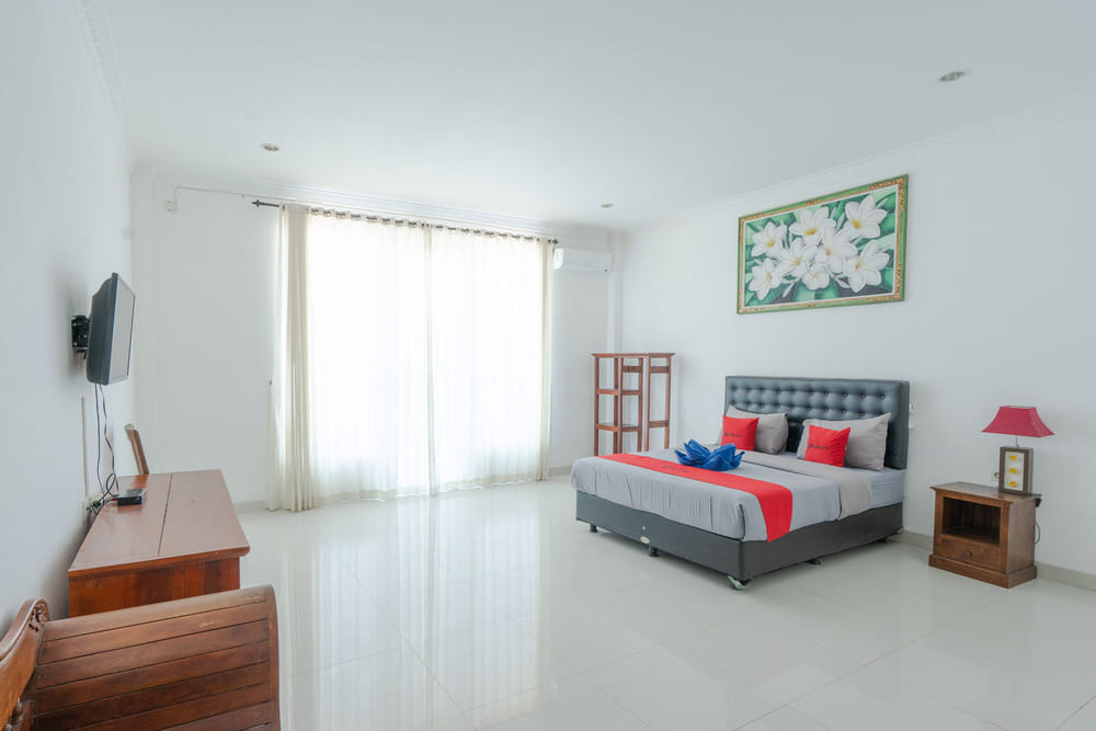 RedDoorz Deluxe Room