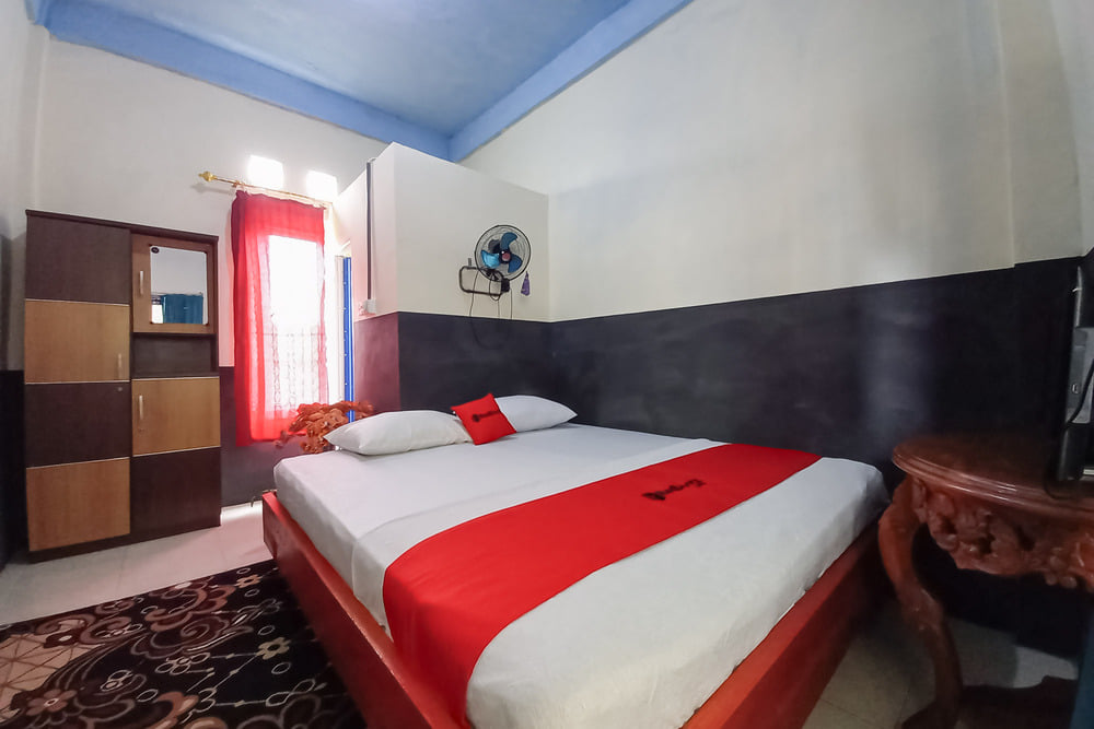 RedDoorz Room