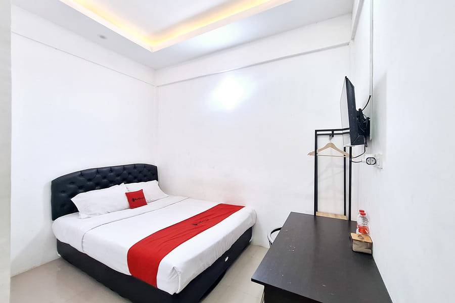 RedDoorz near Stasiun Kediri