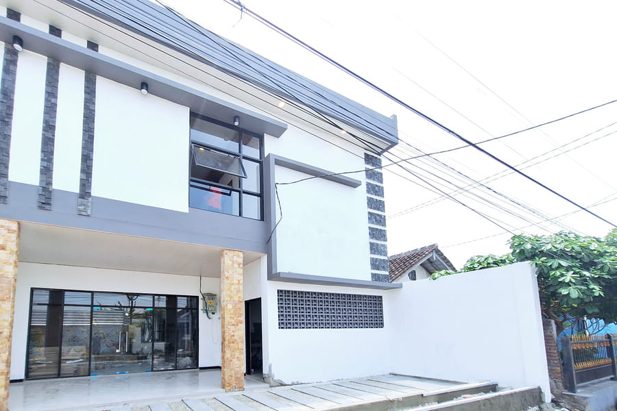 RedDoorz near Stasiun Kediri