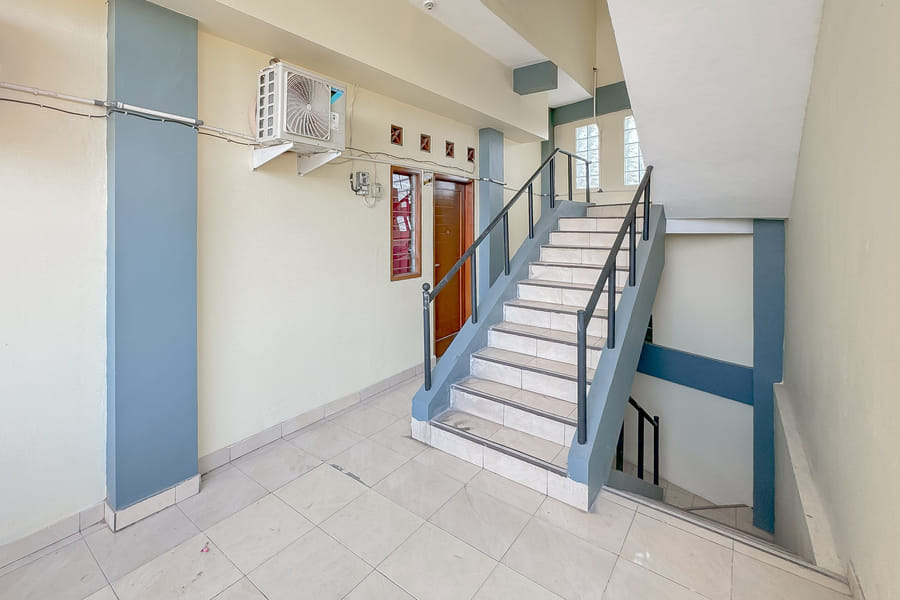 Urbanview Hotel Maharani Garut