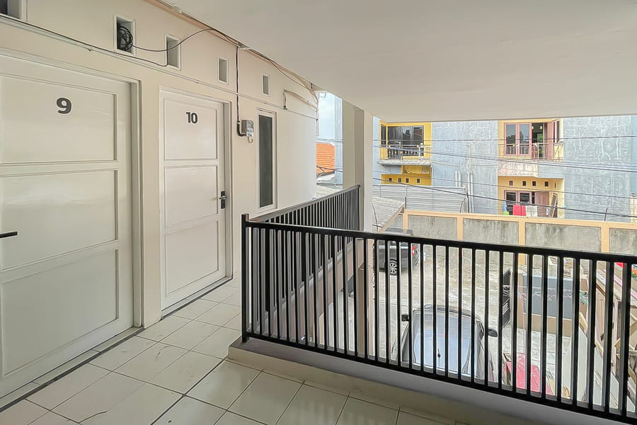 Urbanview Grey CSB Mall Cirebon