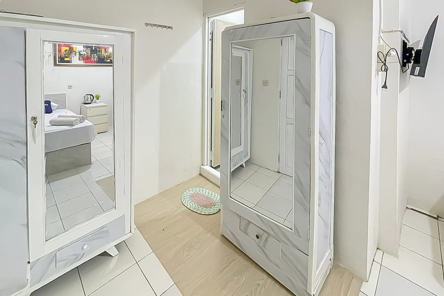 Urbanview Grey CSB Mall Cirebon