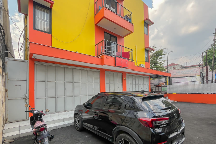 RedDoorz near Tegalega Park 2