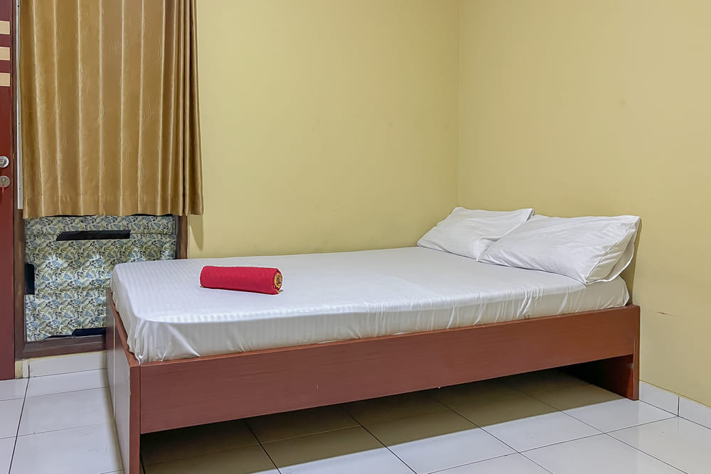 RedDoorz Room