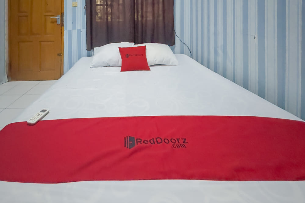 RedDoorz Room