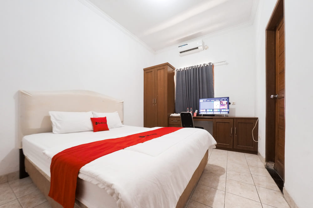 RedDoorz Room