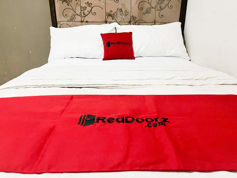 RedDoorz Room