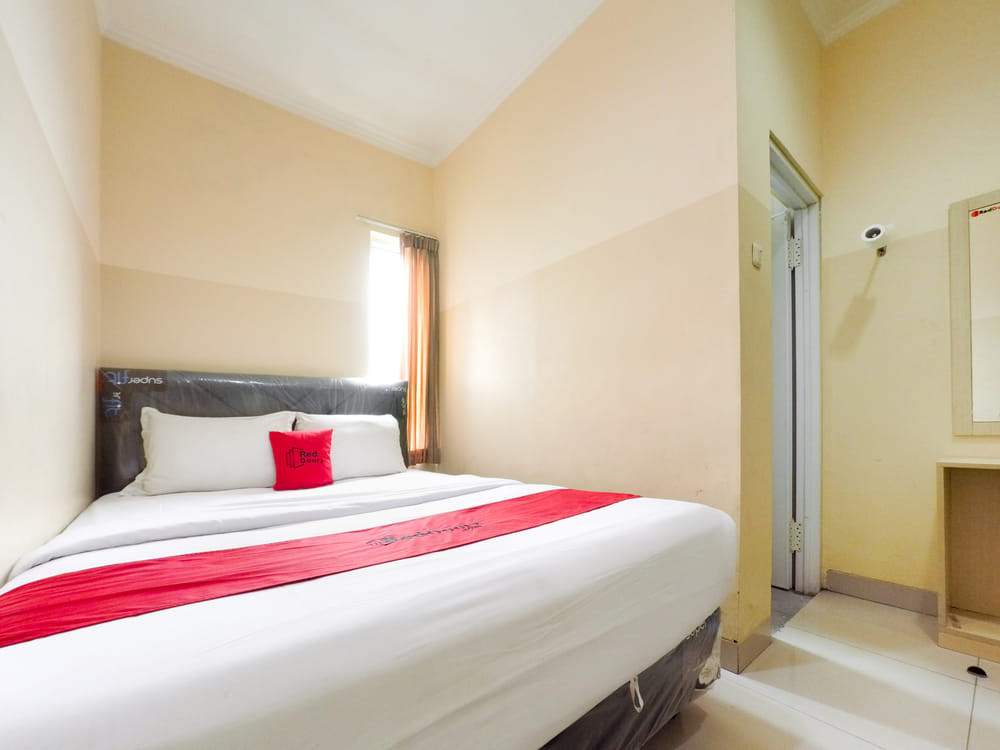 RedDoorz Room