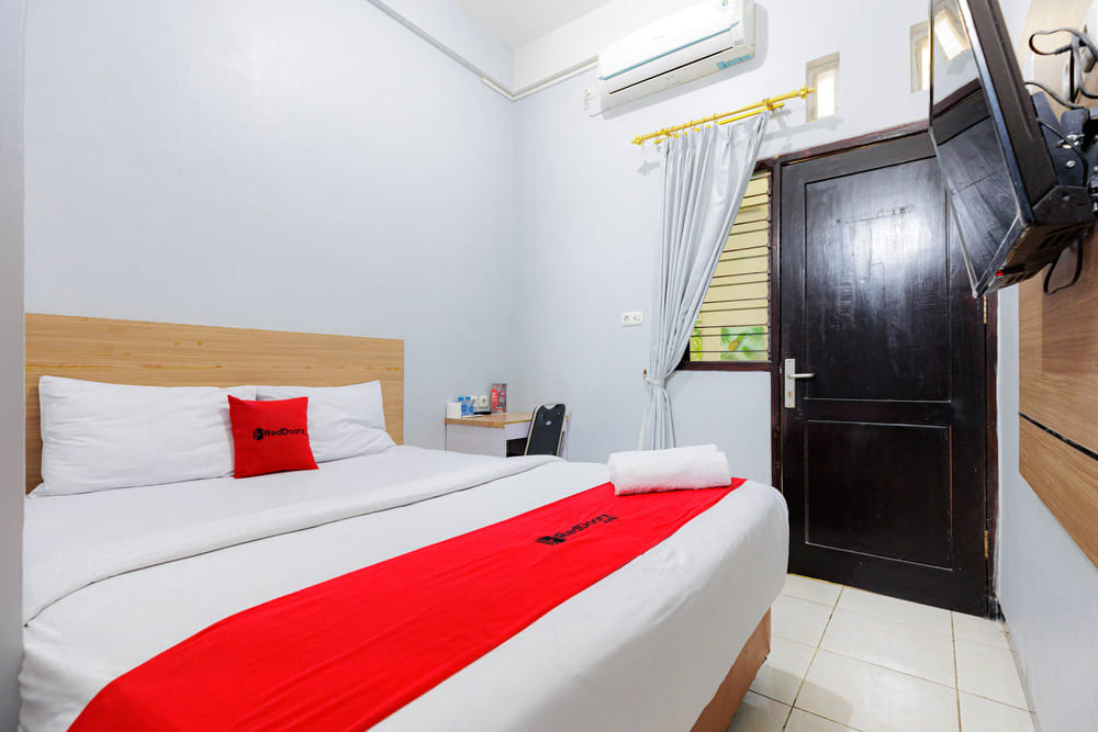 RedDoorz Room