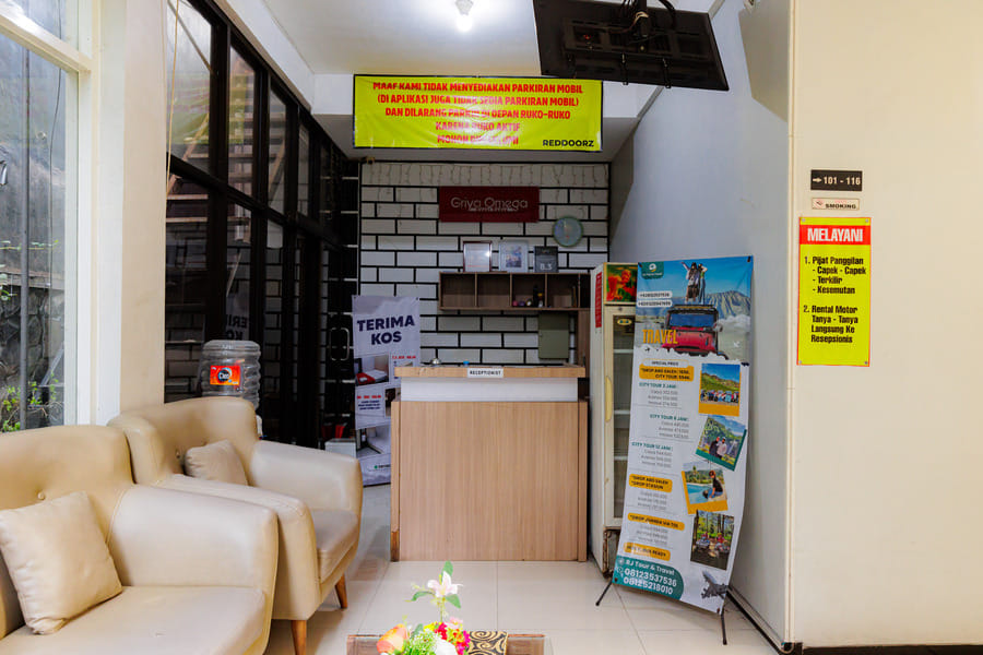 RedDoorz Plus near Malang Town Square