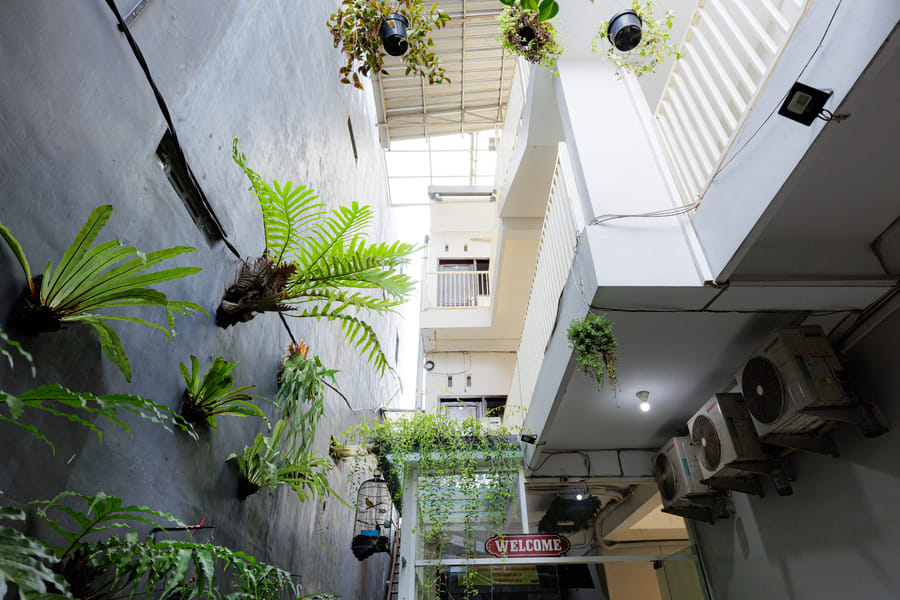RedDoorz Plus near Malang Town Square