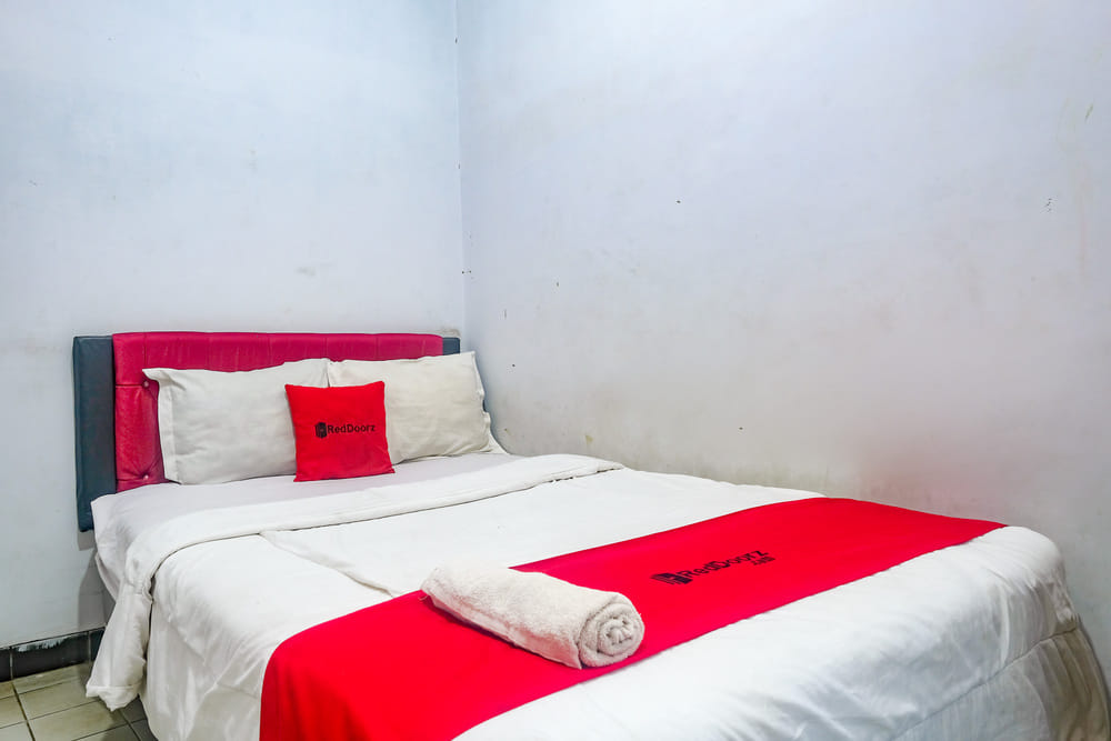 RedDoorz Room