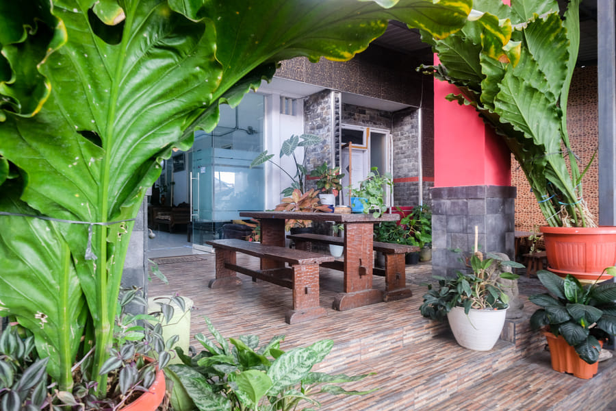 Reddoorz near Batik Tulis Celaket 2