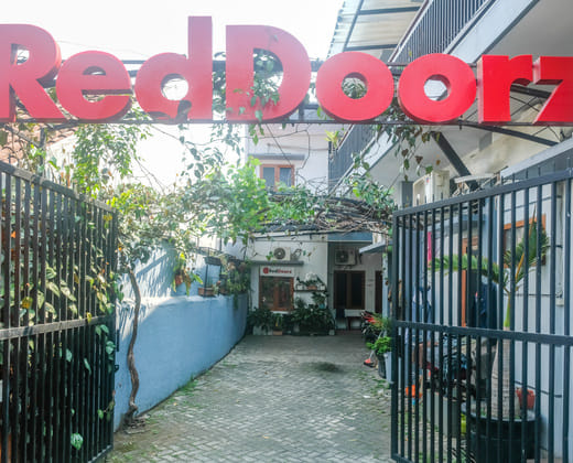RedDoorz @ Jalan Kedawung