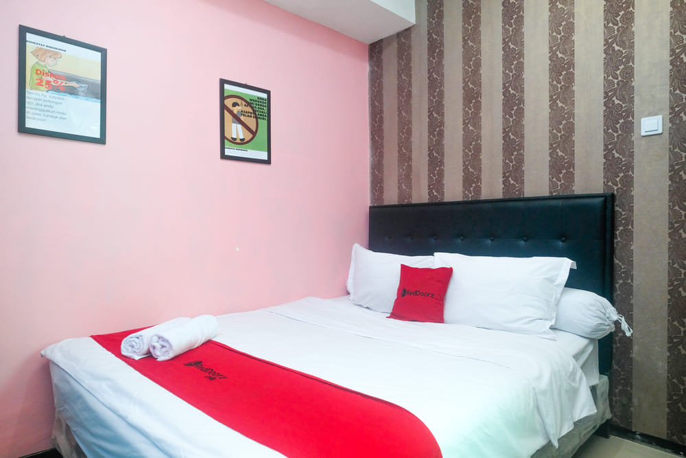 RedDoorz Room