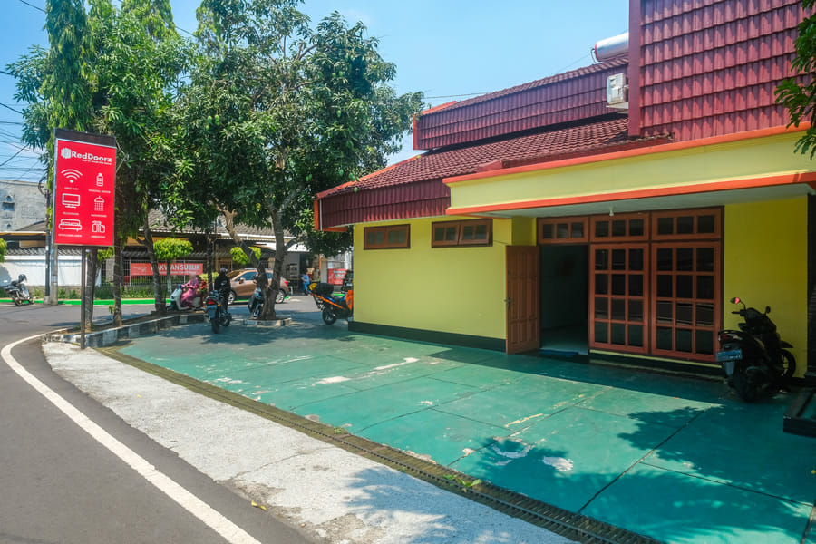 RedDoorz near Universitas Widyagama Malang