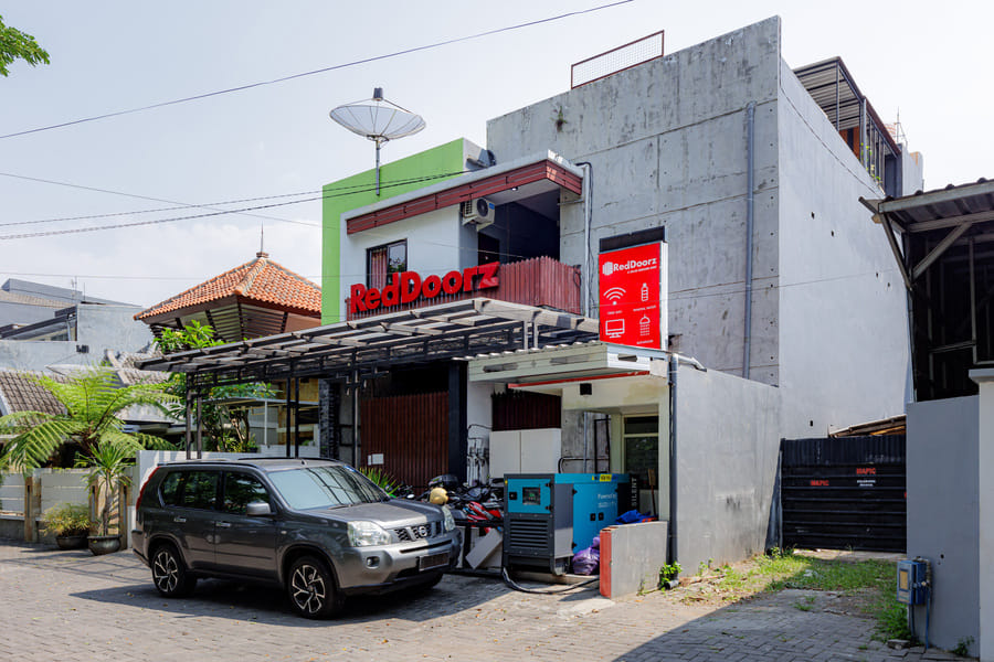 RedDoorz Syariah @ Jl. Cengger Ayam Dalam