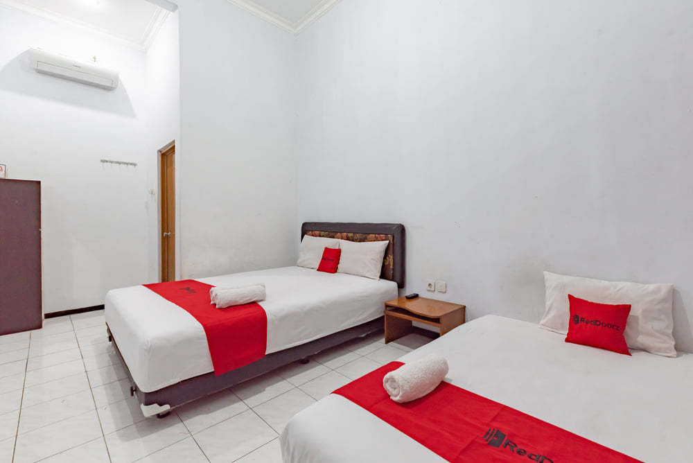 RedDoorz Family Room