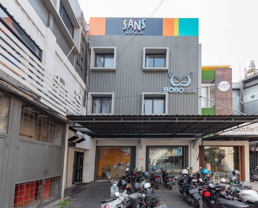 Sans Hotel Bobosini Malang