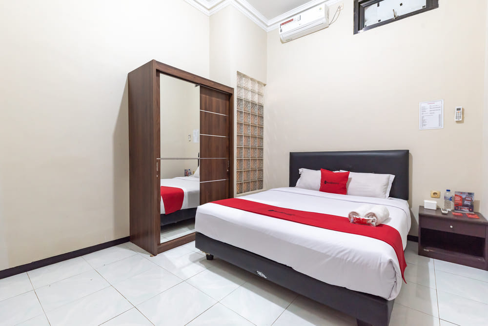 RedDoorz Room