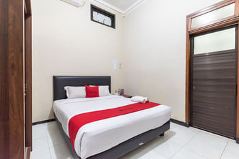 RedDoorz @ Soekarno Hatta Indah