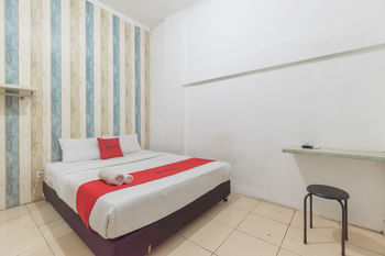 RedDoorz near Plaza Araya Malang