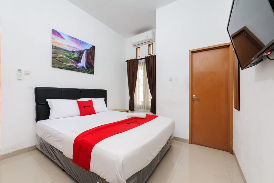 RedDoorz @ Jalan Danau Limboto