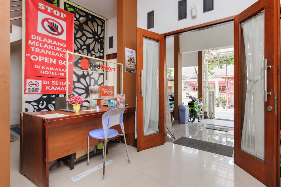 RedDoorz @ Jalan Danau Limboto