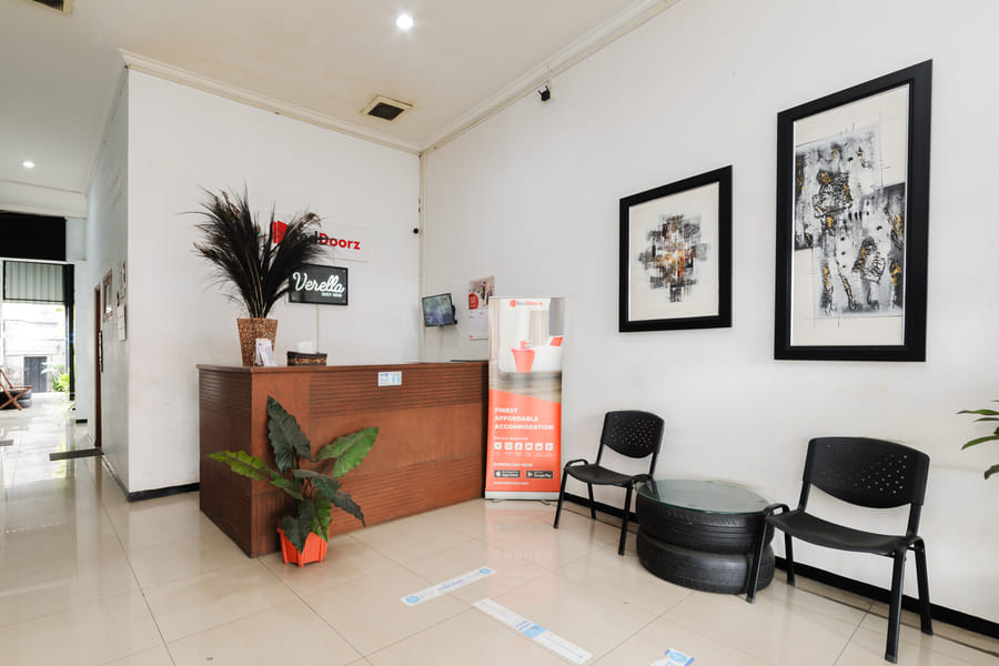 RedDoorz near Velodrome Malang 2