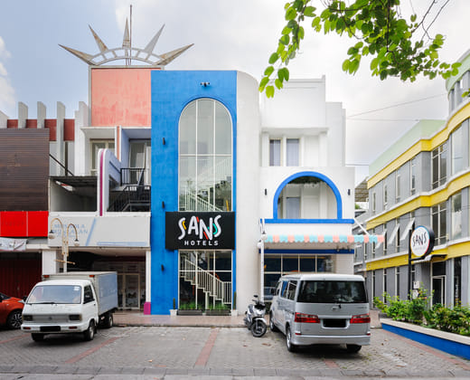 Sans Hotel La Vida Malang