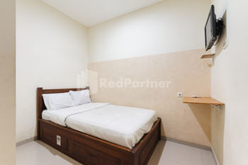 Nipa Guest House near Universitas Widyagama