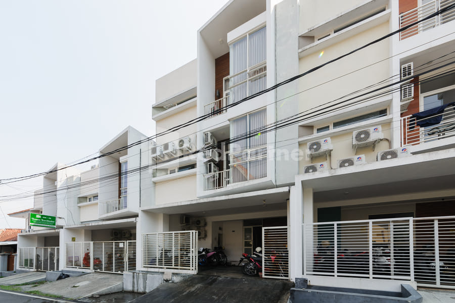 Nipa Guest House near Universitas Widyagama