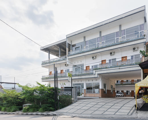 Urbanview Hotel Sky Batu Malang by RedDoorz