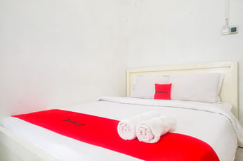RedDoorz Plus near Taman Rekreasi Selecta 2
