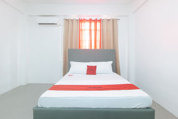 RedDoorz @ Najar Residences near NAIA