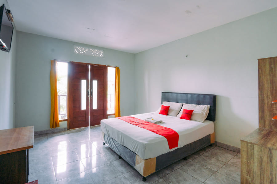 RedDoorz @ Saren Anyar Homestay Lukluk