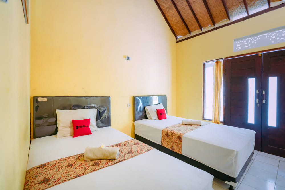RedDoorz Deluxe Room