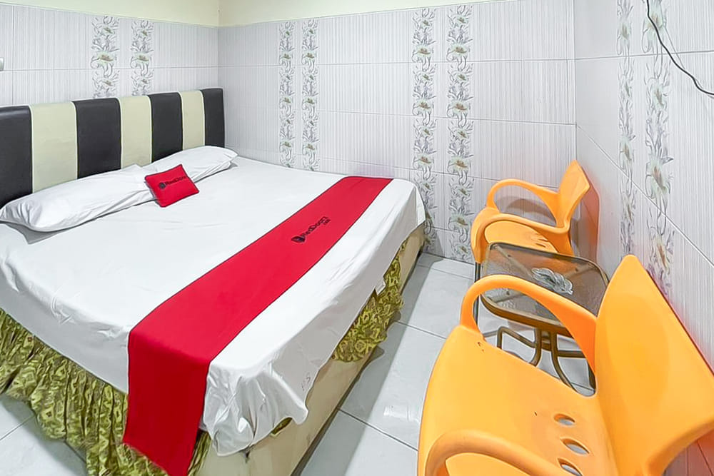 RedDoorz Room