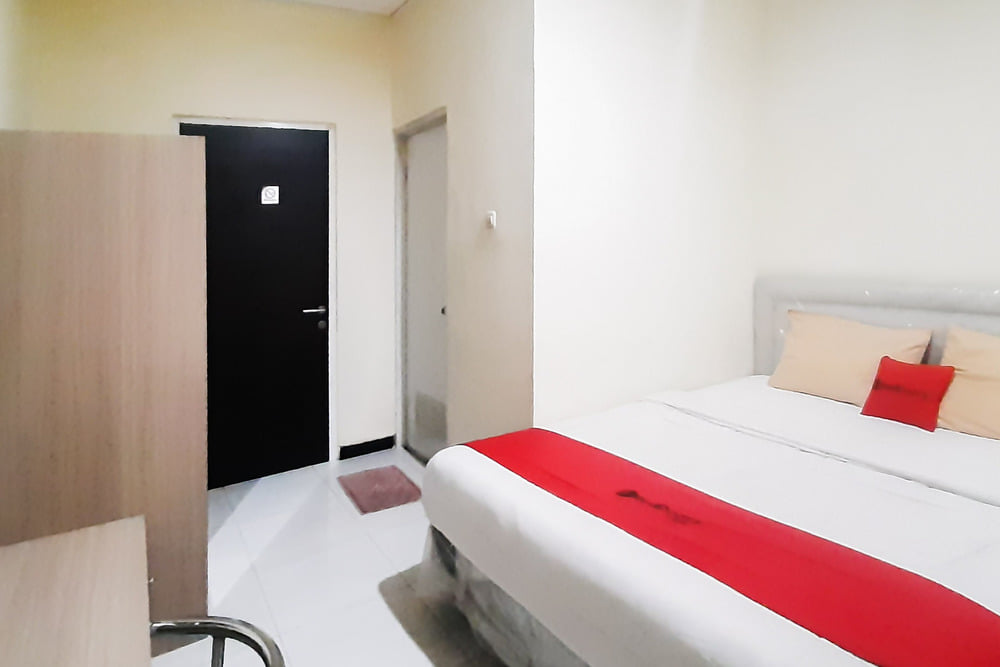 RedDoorz Room