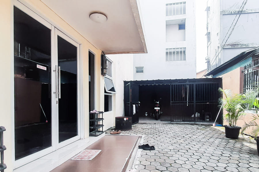 RedDoorz Syariah Near Transmart Mall Palembang