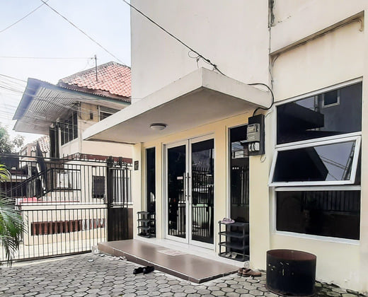 RedDoorz Syariah Near Transmart Mall Palembang