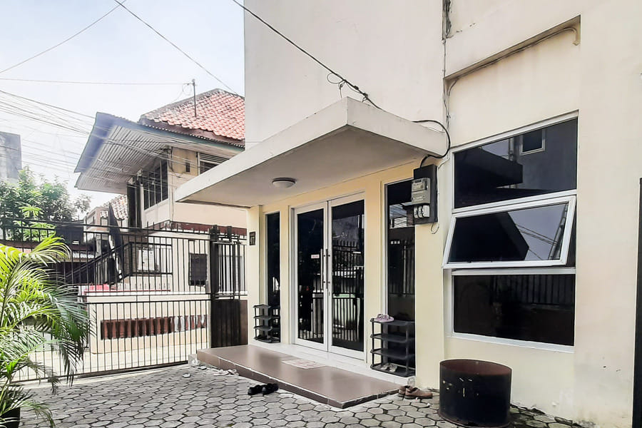 RedDoorz Syariah Near Transmart Mall Palembang