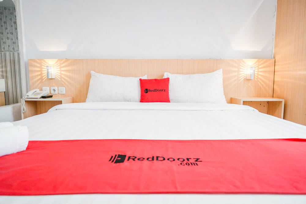 RedDoorz Deluxe Room