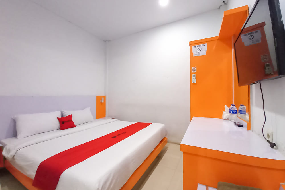 RedDoorz Room
