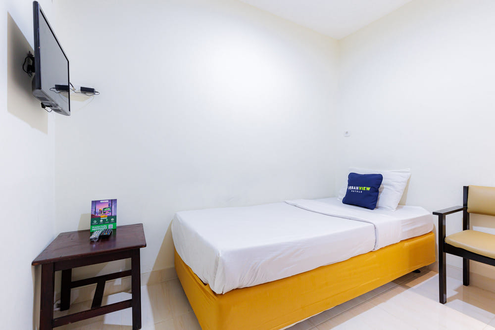 RedDoorz Single Room