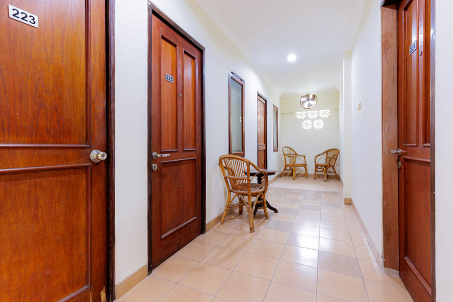 Urbanview Hotel Mitra near Grand Indonesia