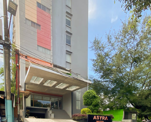 Urbanview Hotel Asyra Makassar